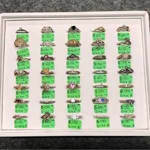 Various womens 10kt gold rings